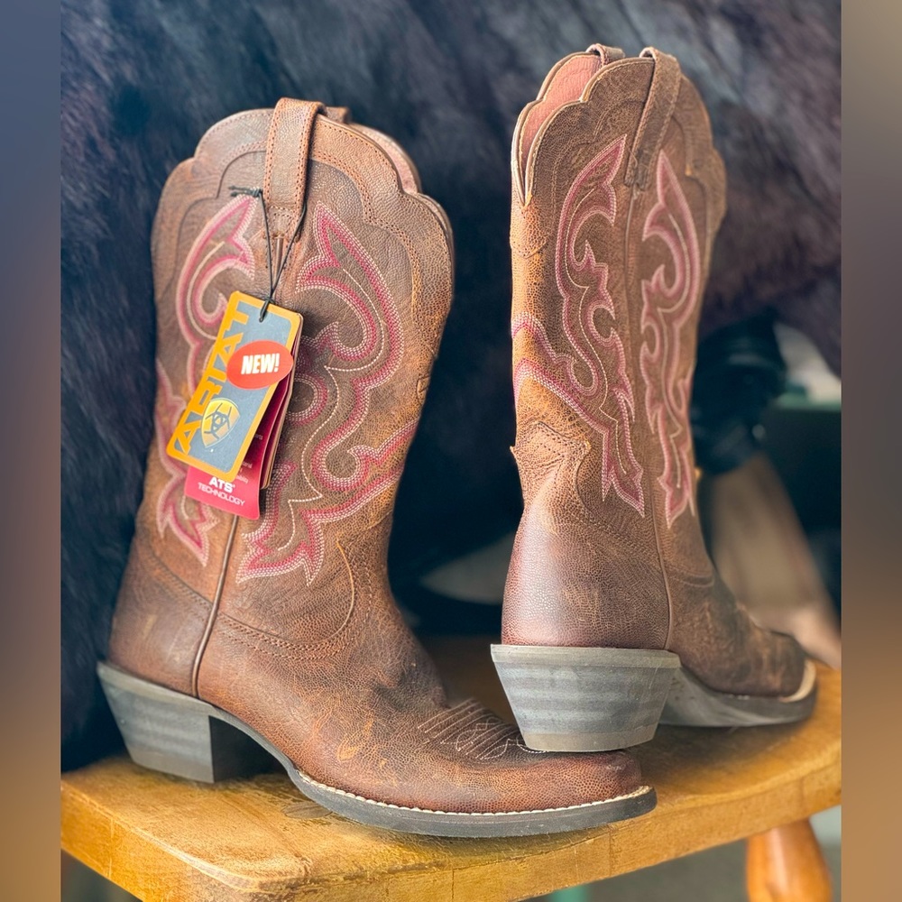 Ariat Boots NWT Ransom Rustic Brown & Pink Cowgirl Boots Women 6.5 Adorable!
